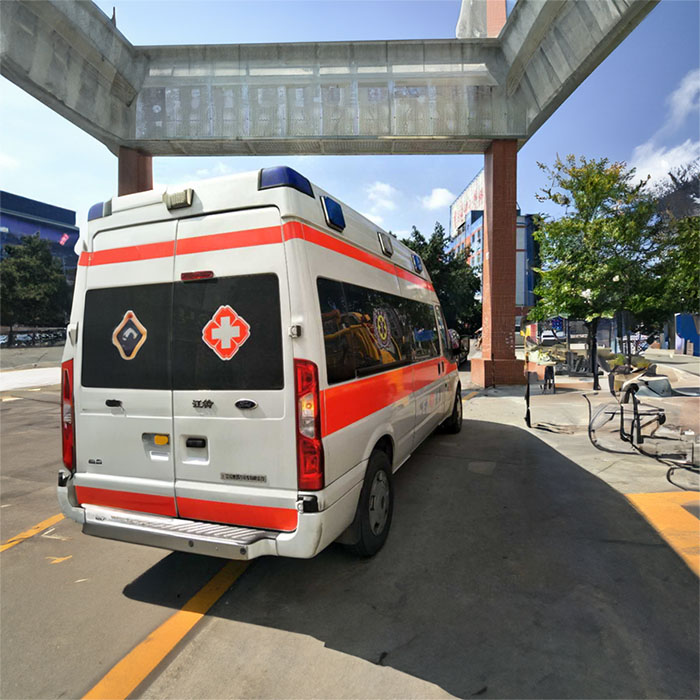 西宁救护车租车联系方式