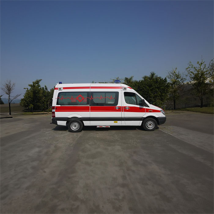 西宁租赁私人救护车联系电话
