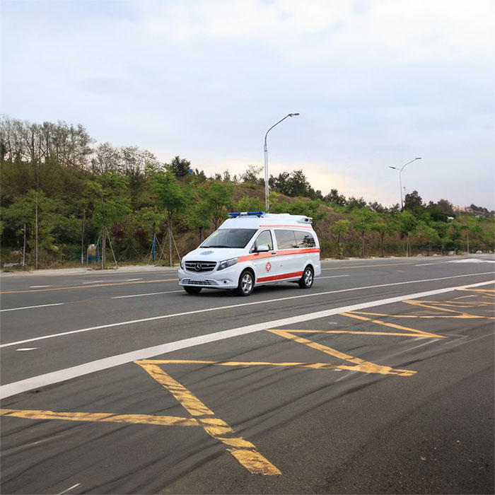 西宁私人救护车出租电话