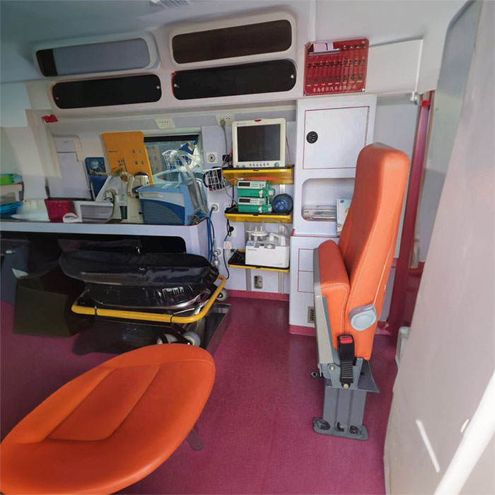 西宁出租救护车联系电话