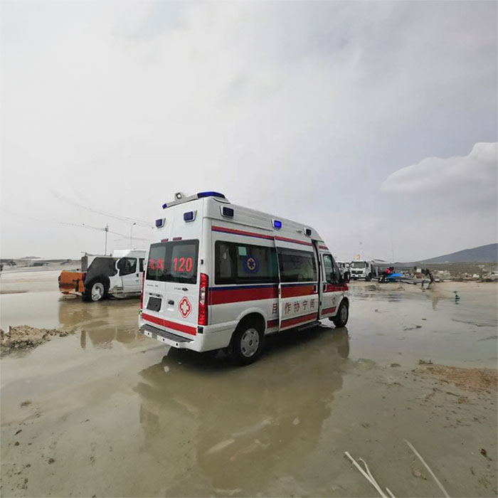 西宁私人救护车租车电话号码