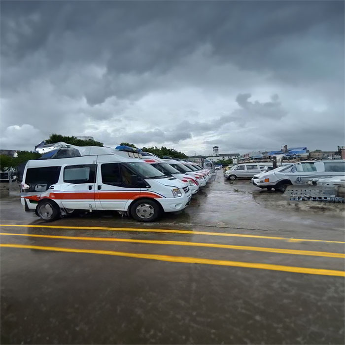 西宁租赁私人救护车电话