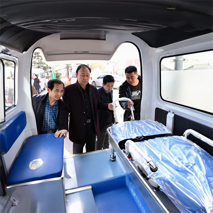 西宁私人救护车出租收费