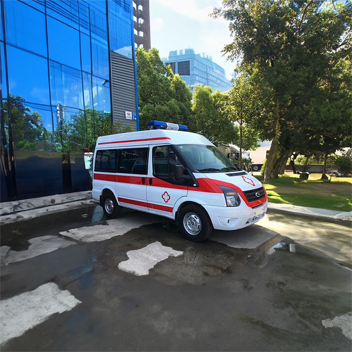 西宁私人救护车租赁费用