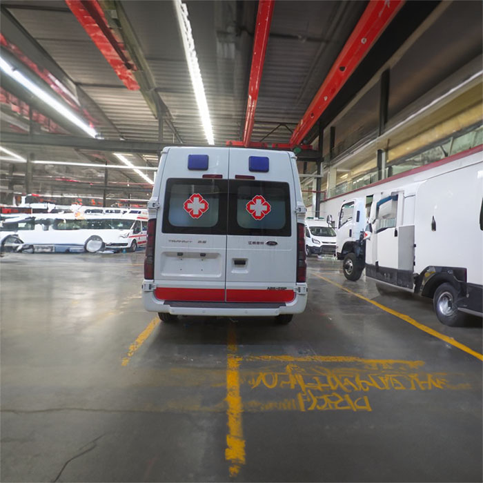 西宁救护车出租联系电话