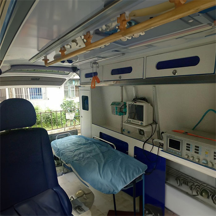 西宁私人救护车租赁费用