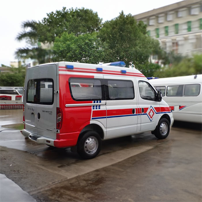 西宁私人救护车出租费用