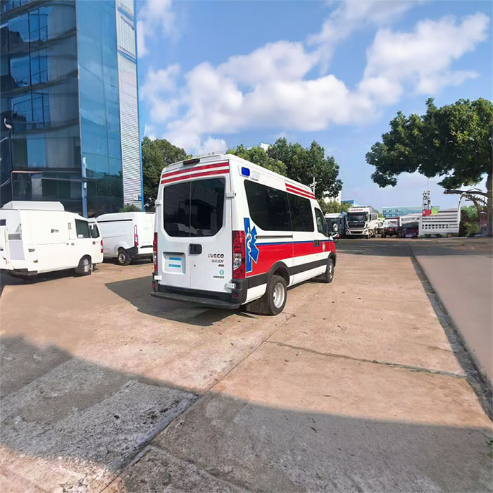 西宁私人救护车租车联系方式