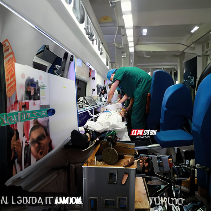 西宁出租急救车联系方式