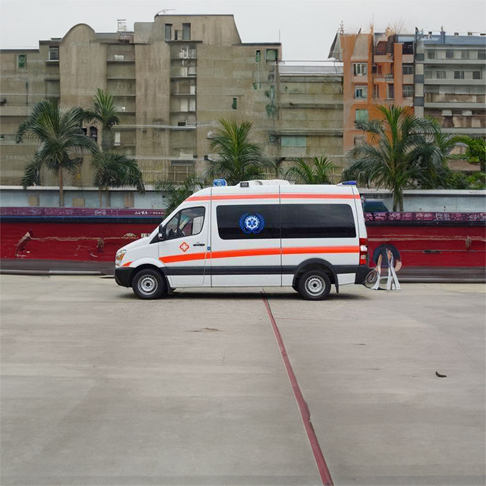 西宁出租急救车电话号码