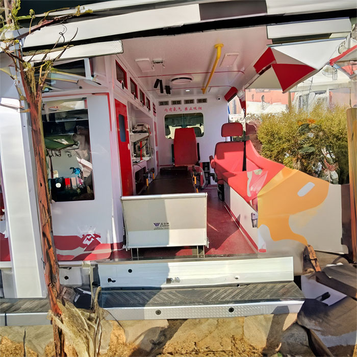 西宁救护车租赁电话