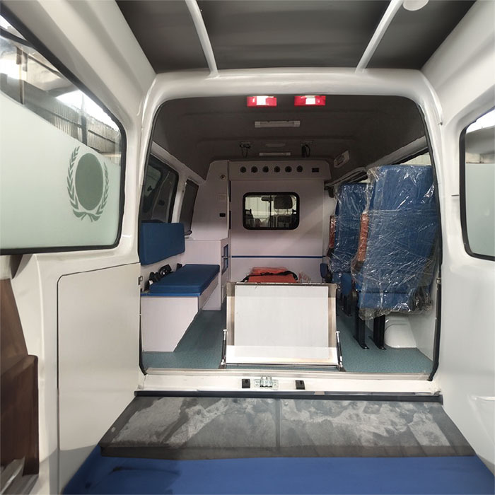 西宁出租私人救护车联系电话