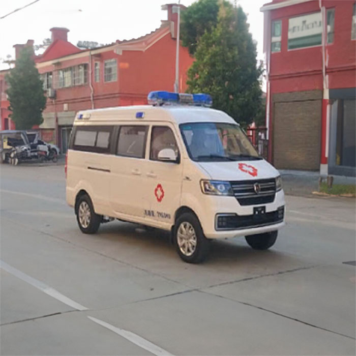 西宁救护车租车联系电话