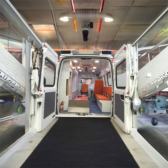 西宁出租救护车联系电话