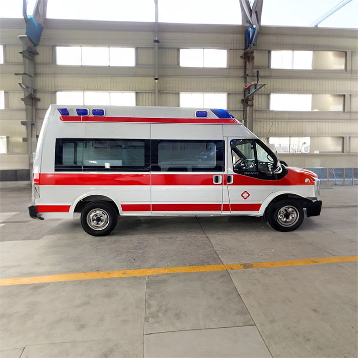 西宁出租救护车联系电话