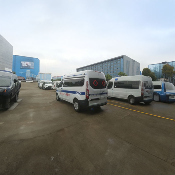 西宁租赁私人救护车电话