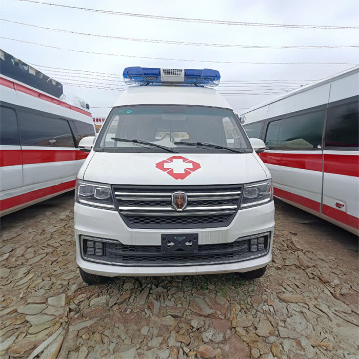 西宁私人救护车租赁收费