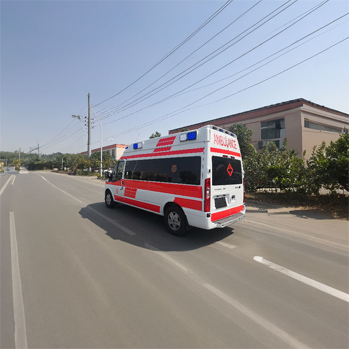 西宁救护车出租多少钱