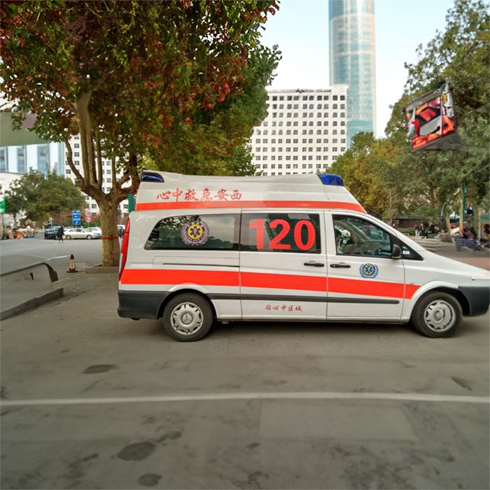 西宁租赁私人救护车电话