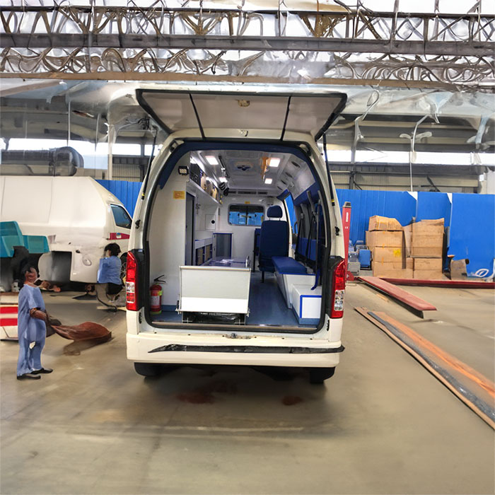 西宁租赁私人救护车联系电话