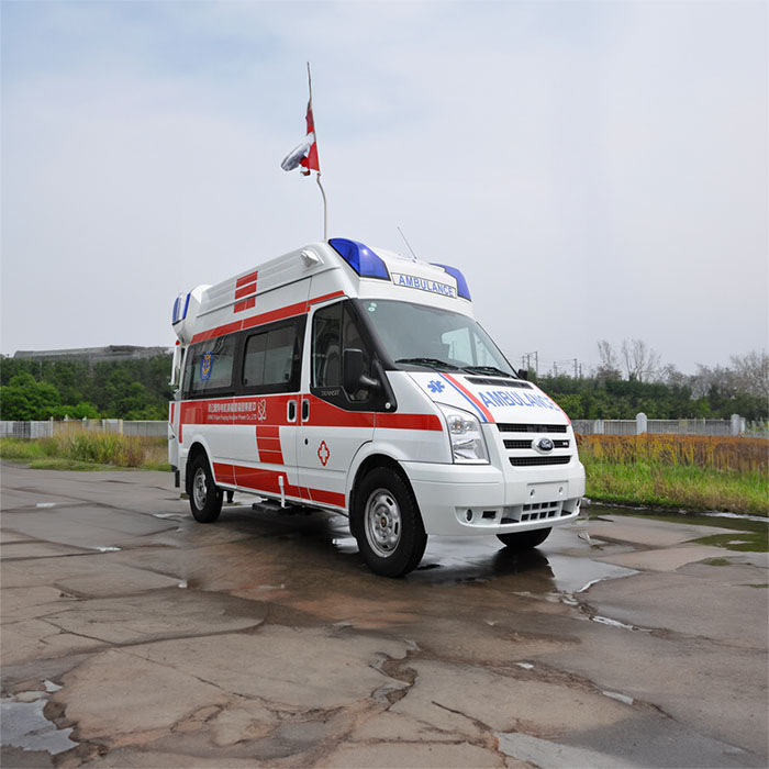 西宁救护车出租费用