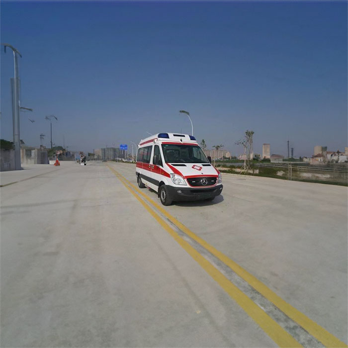 西宁救护车出租联系电话