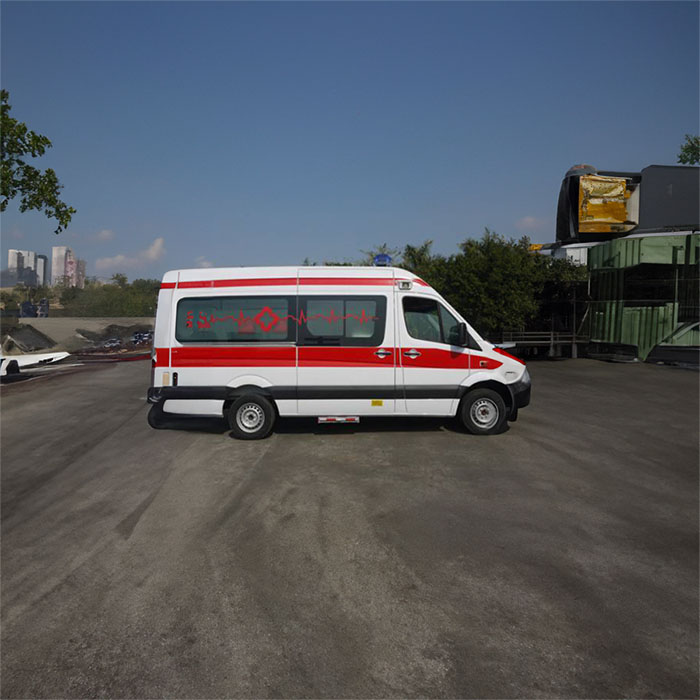 西宁救护车出租费用