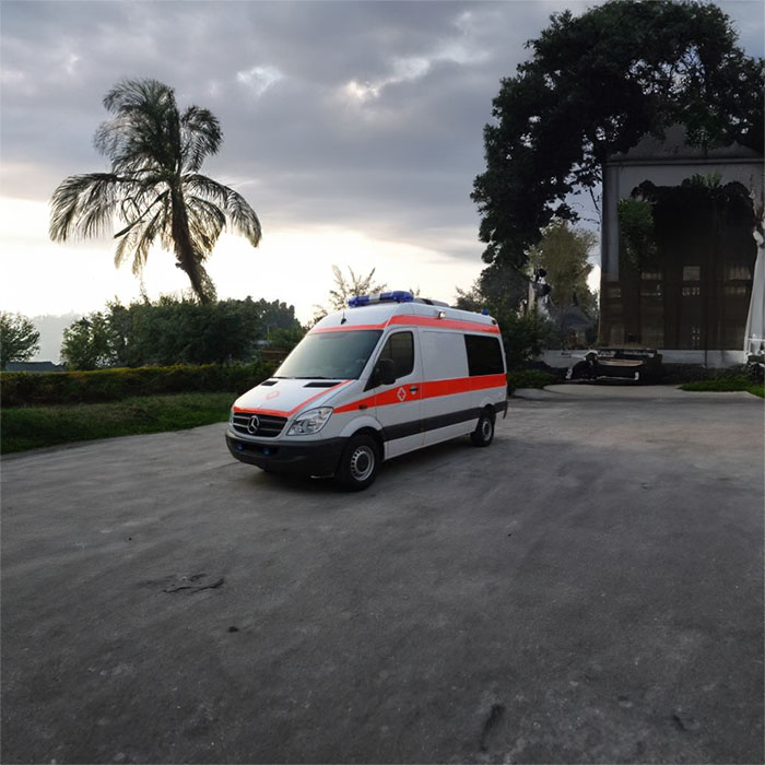 西宁私人救护车租车收费标准