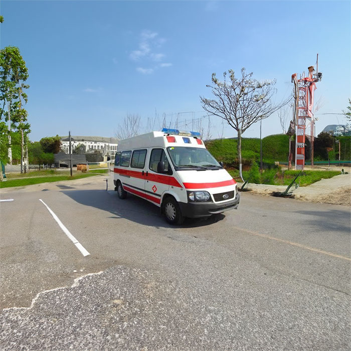 西宁救护车租车费用