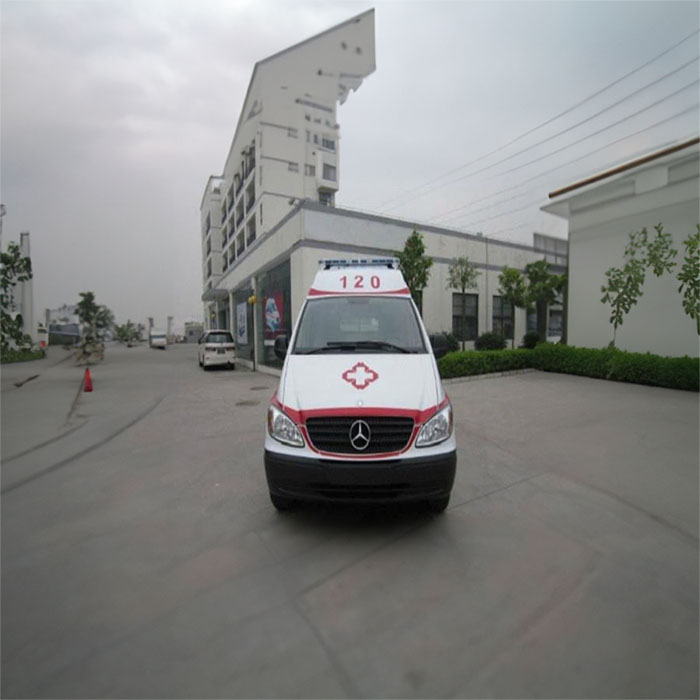 西宁出租救护车联系电话