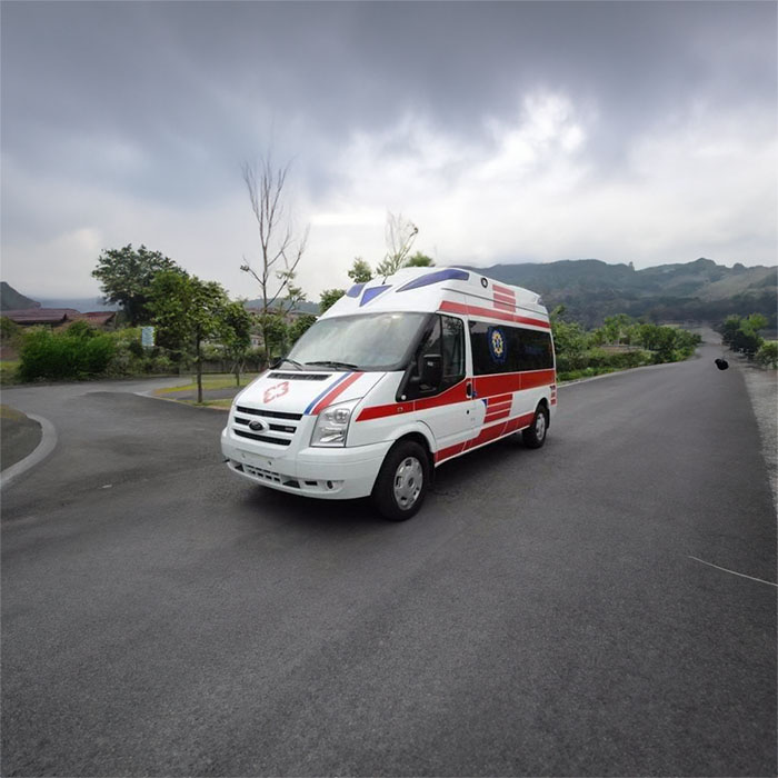 西宁私人救护车租车收费