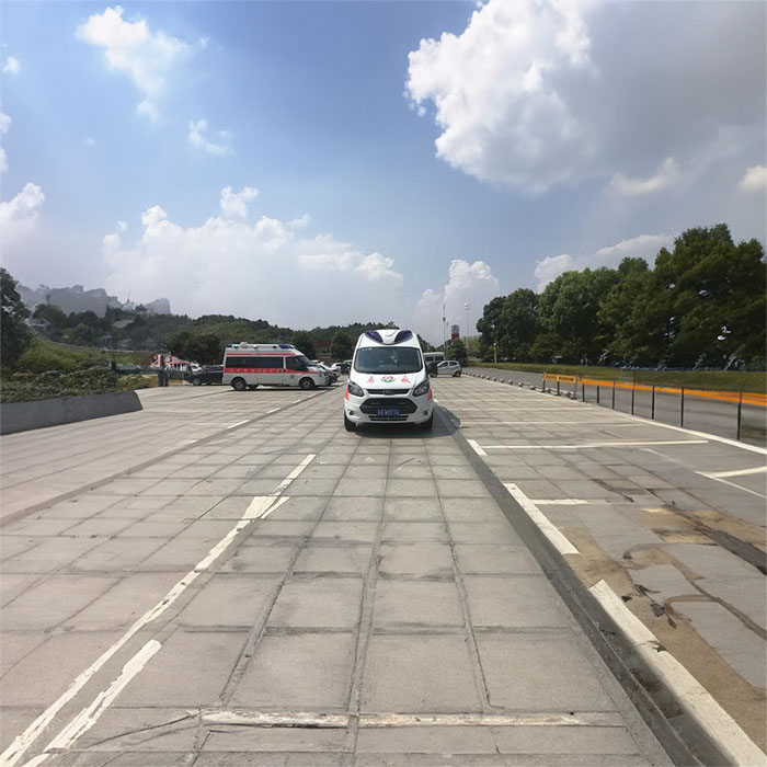 西宁私人救护车租车收费标准