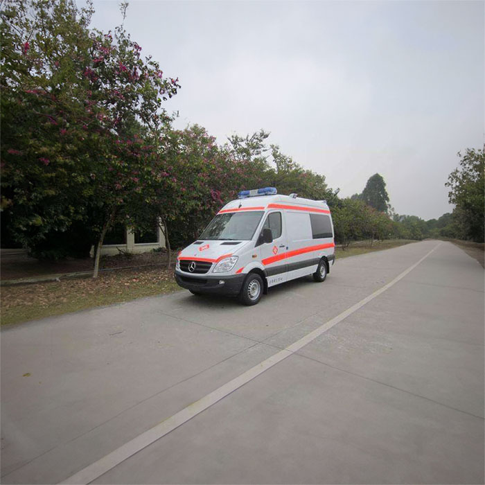 西宁租赁私人救护车电话号码