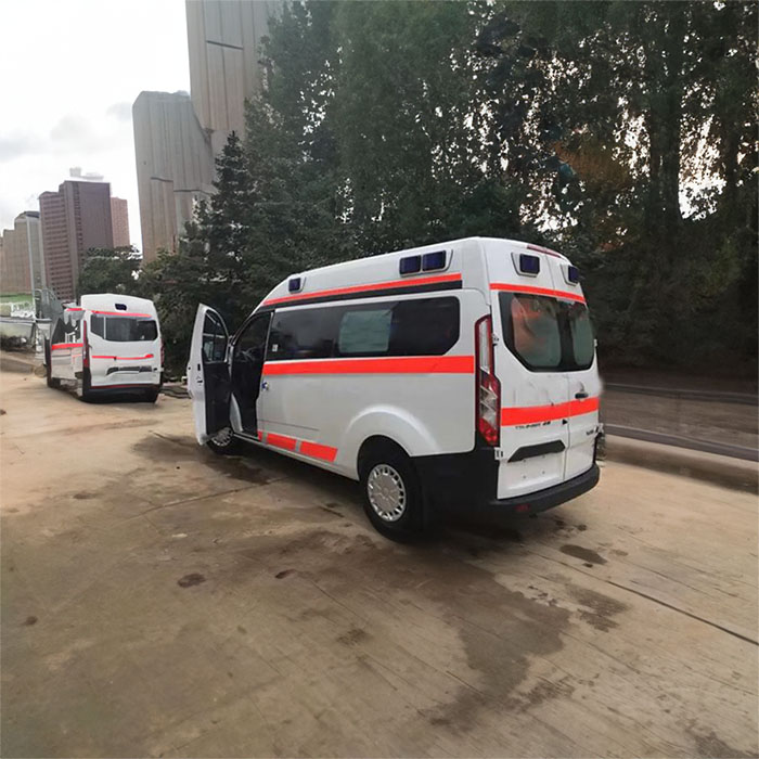 西宁私人救护车租车多少钱