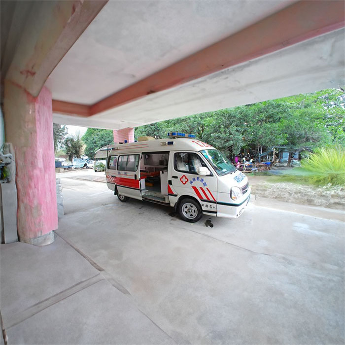 西宁私人救护车出租多少钱