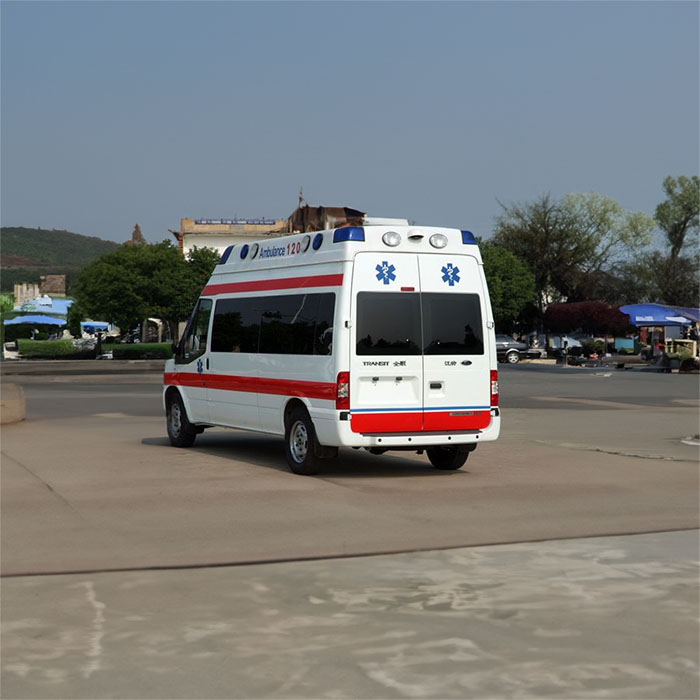 西宁租赁救护车联系电话