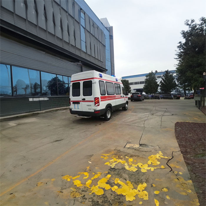 西宁私人救护车租赁电话