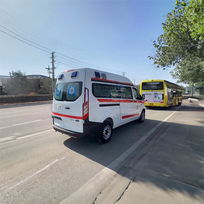 西宁救护车租赁费用