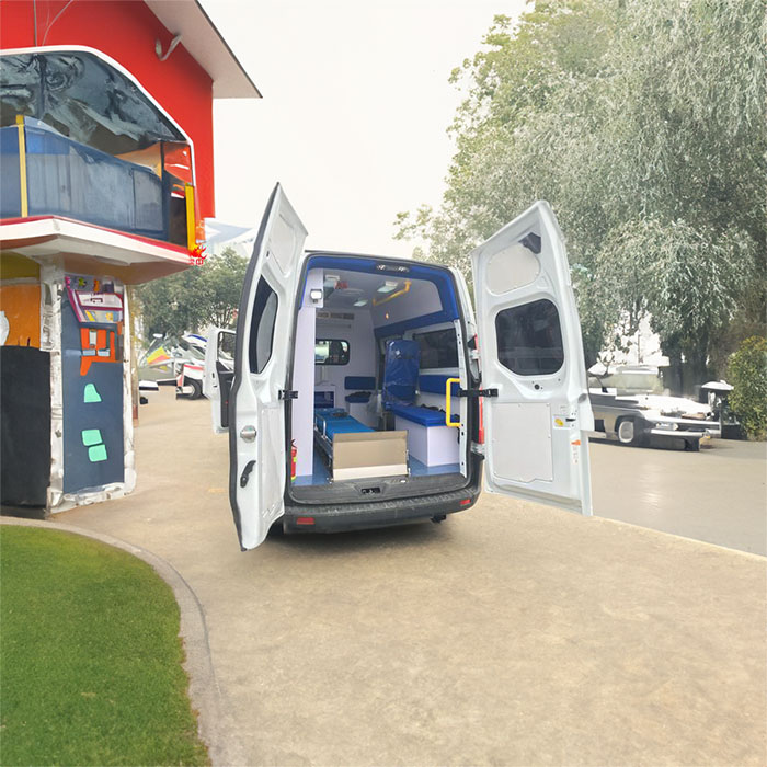 西宁出租救护车联系电话