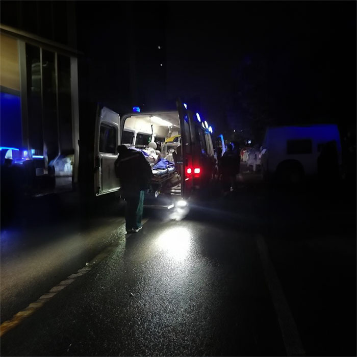 西宁出租救护车电话号码