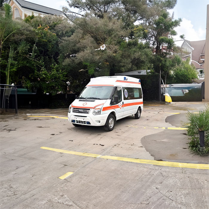 西宁私人救护车租赁费用