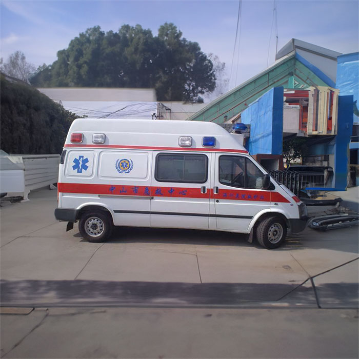 西宁私人救护车租车收费