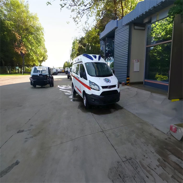 西宁救护车租赁联系方式