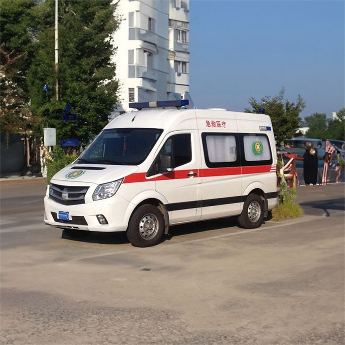 西宁私人救护车出租多少钱