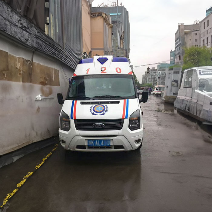 西宁私人救护车出租收费