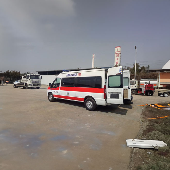 西宁急救车出租联系电话