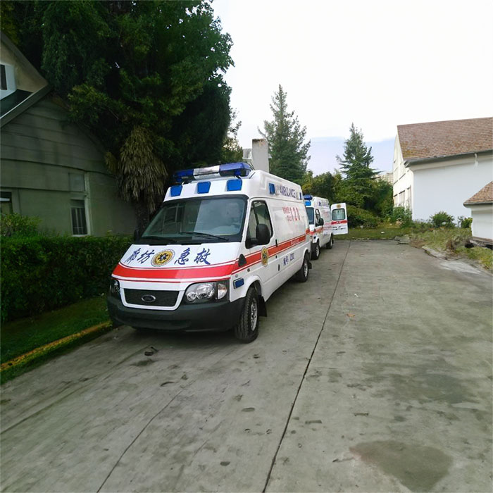 西宁私人救护车出租多少钱