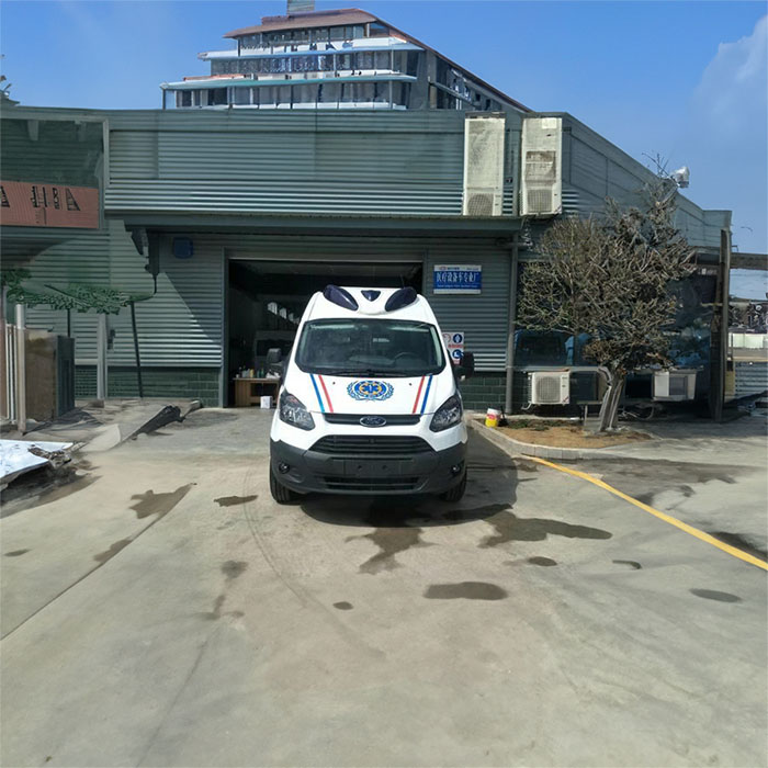 西宁私人救护车租赁费用