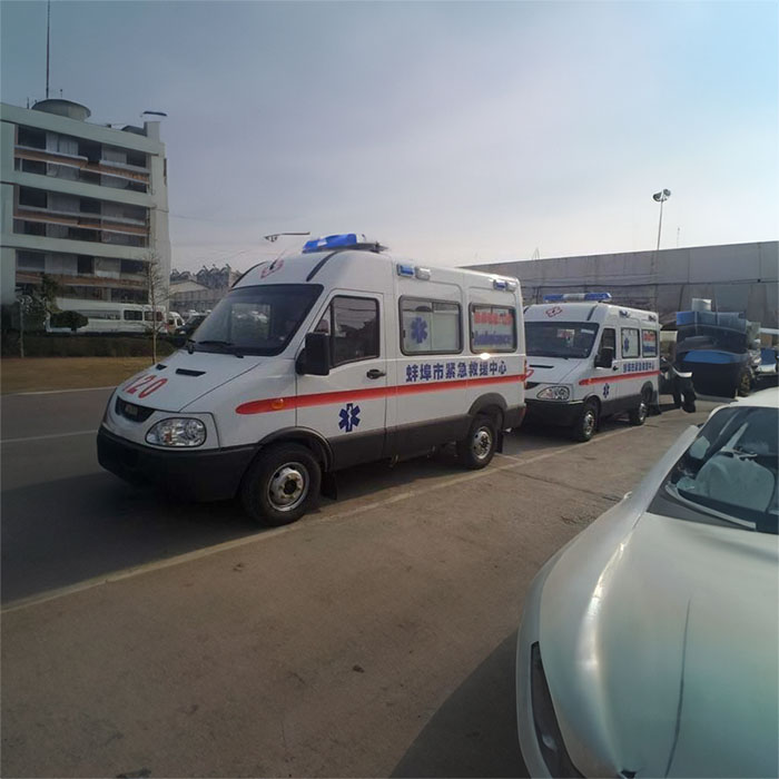 西宁出租私人救护车电话