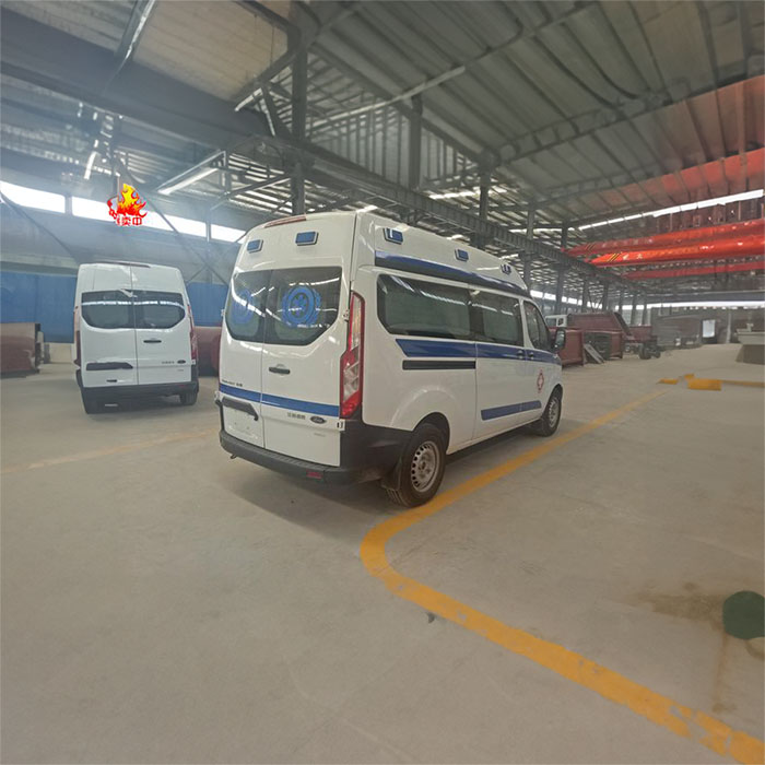 西宁救护车租赁电话